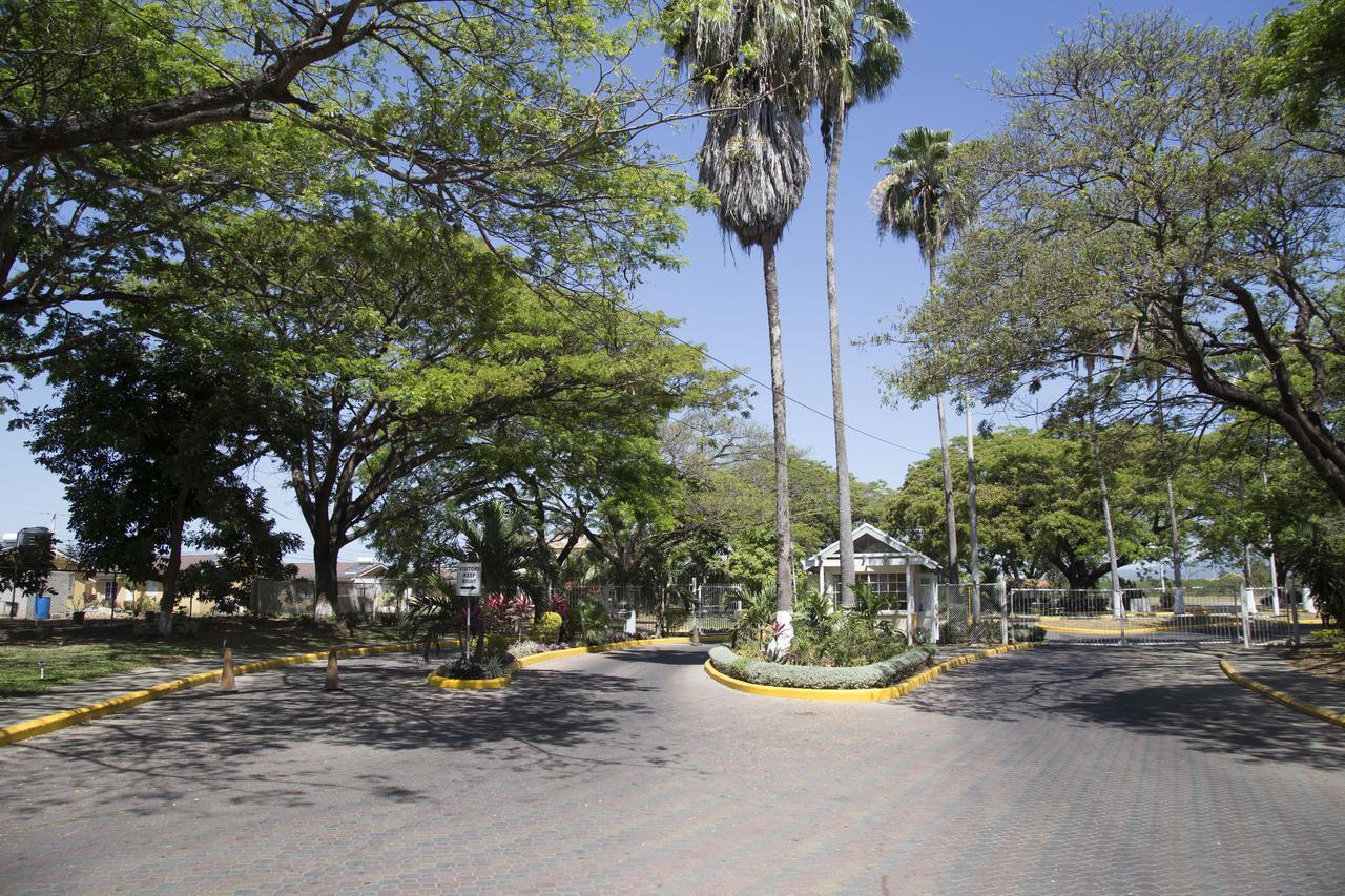 The Oasis I, Portmore Country Club Exteriér fotografie