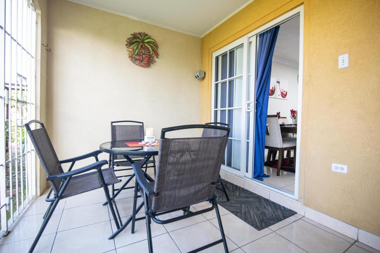 The Oasis I, Portmore Country Club Exteriér fotografie