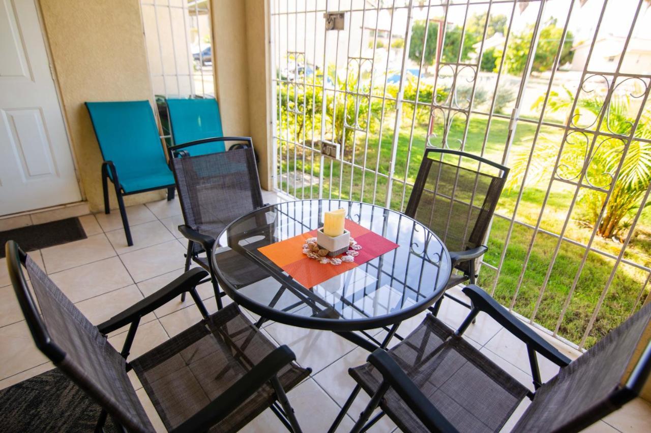 The Oasis I, Portmore Country Club Exteriér fotografie